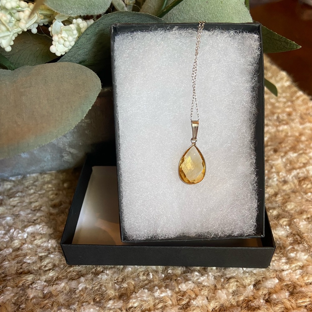 Pear Cut Natural 6.05 ct Golden Citrine Pendant